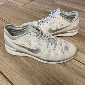 Nike Free TR FIT Womens White Shoes 10‎